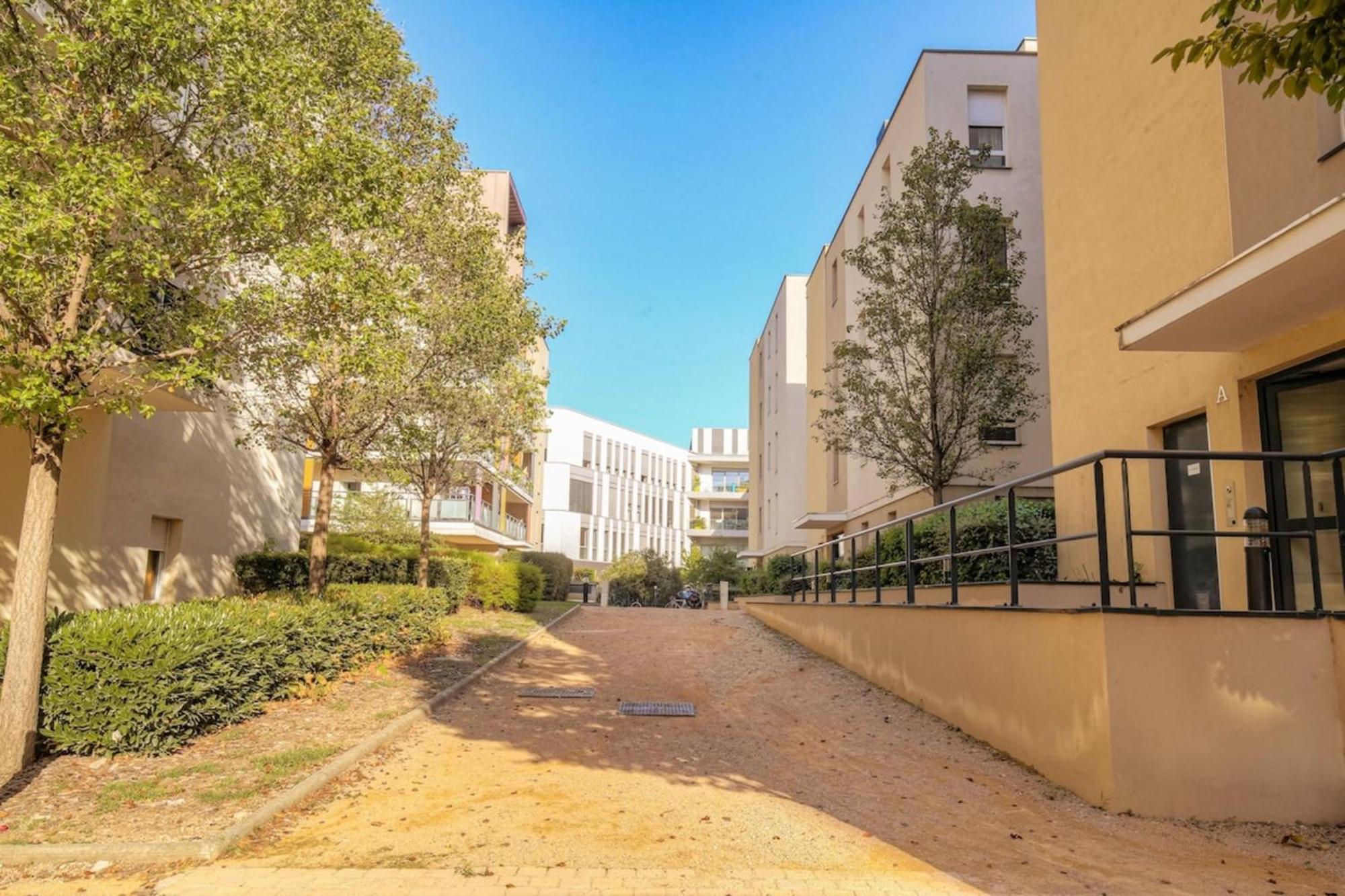 Le Calme Et Cosy Avec Parking Gratuit Apartment Lyon Exterior photo
